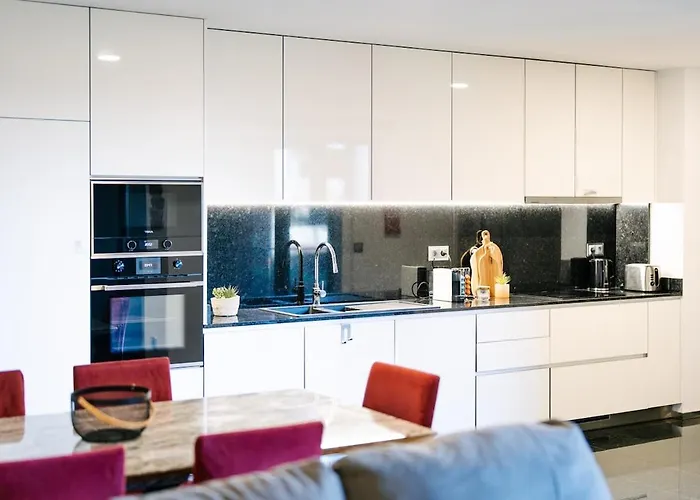 Magic Home, Everything Need. Funchal (Madeira)