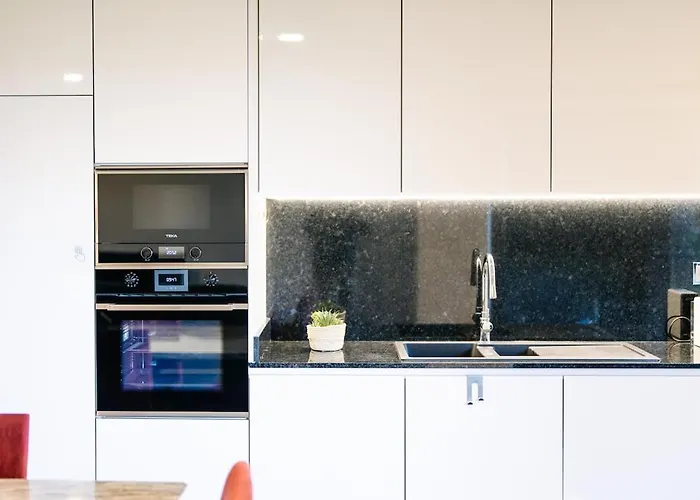 Magic Home, Everything Need. Funchal (Madeira)